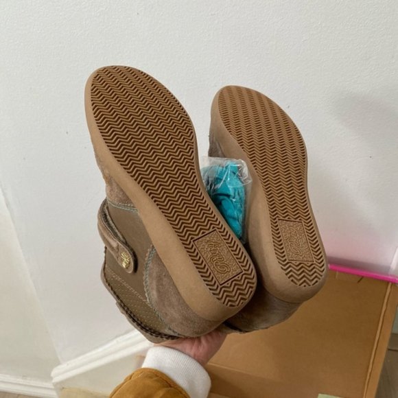 Pastry Dutchess Pie Taupe - Picture 5 of 7